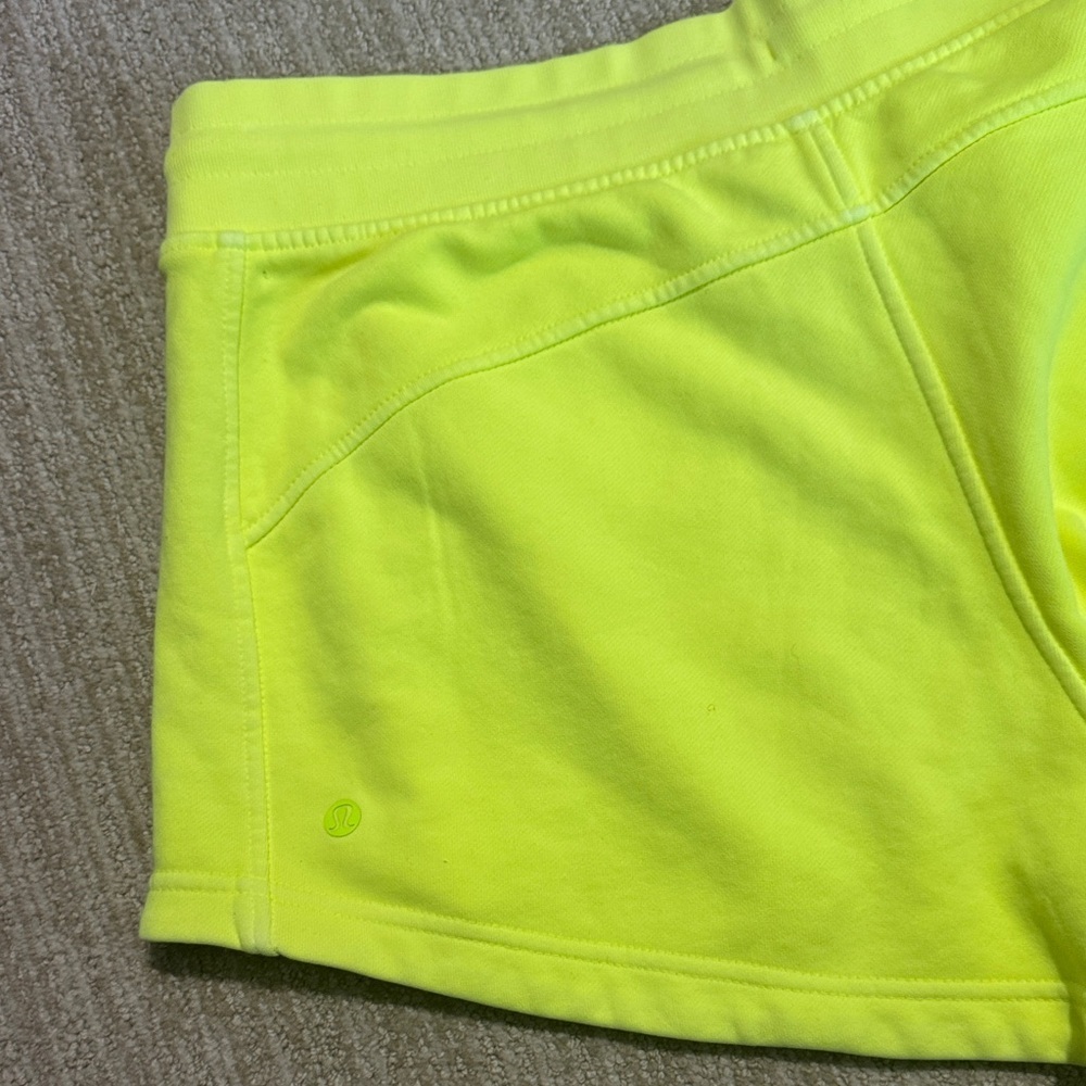 Lululemon Inner Glow High-Rise Short 3" Inseam Woman's Size 12 Neon Yellow - Picture 8 of 9